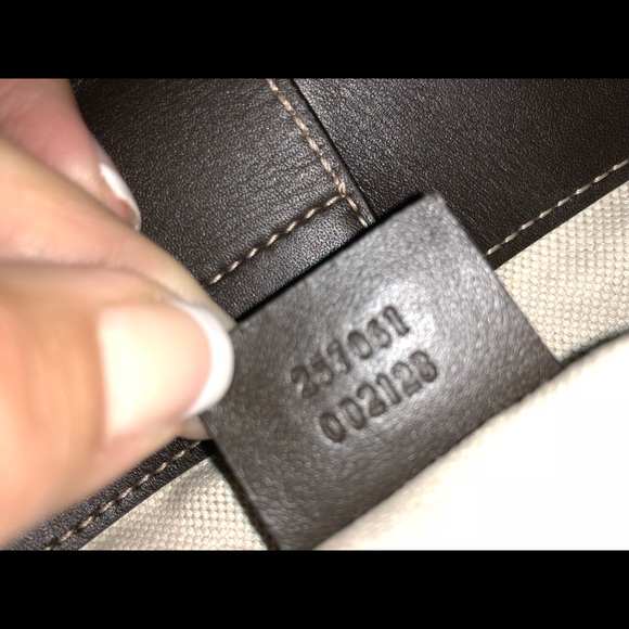 Authentic Gucci Tote - Picture 5 of 8
